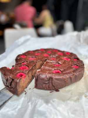 TORTA DE CHOCOLATE CON FRAMBUESAS