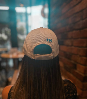 Hijamia truckers cap cream/navy